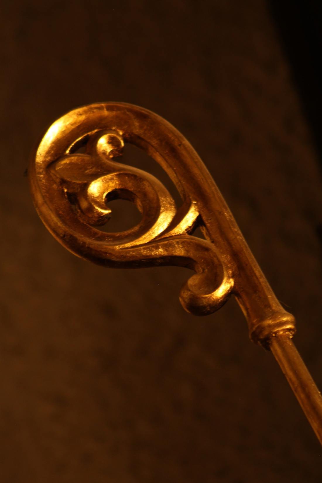 Abbatial crozier, detail of a statue